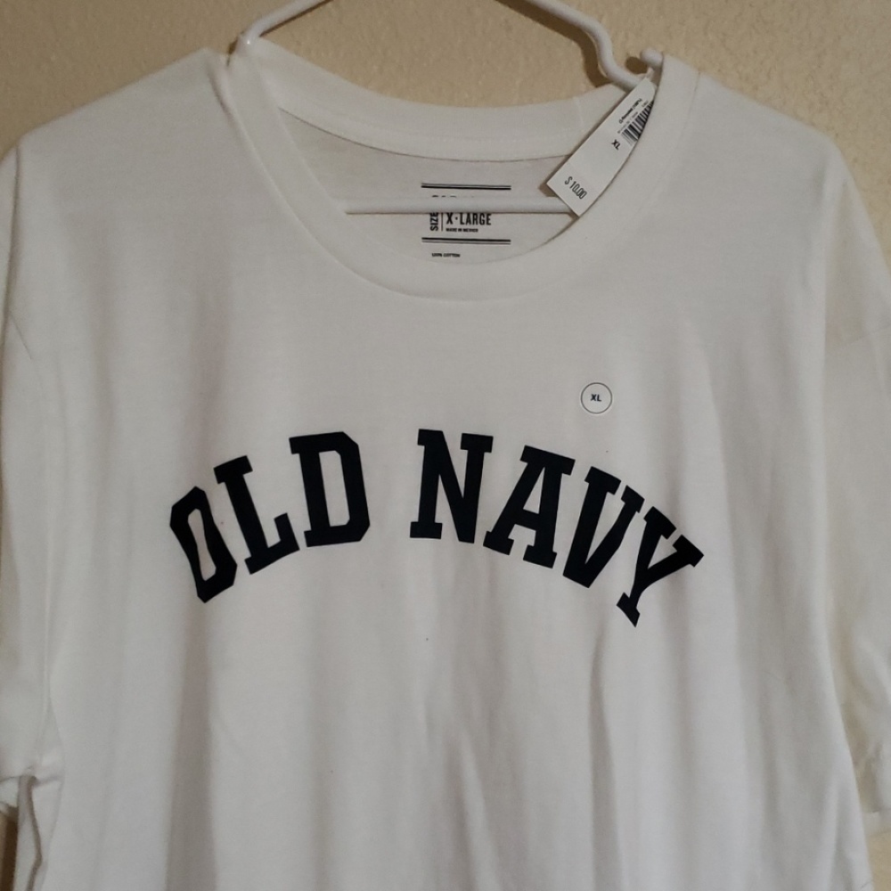 NWT Men's white t-shirt